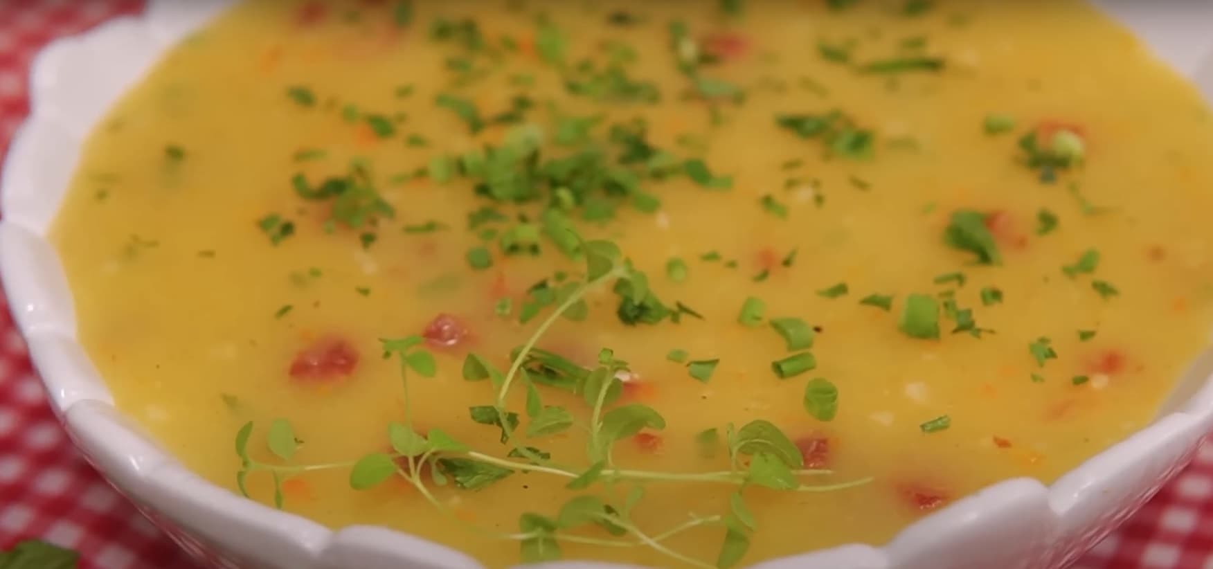 Caldo de batata bem cremoso e simples