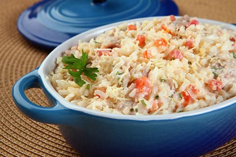 Arroz de forno com salsicha