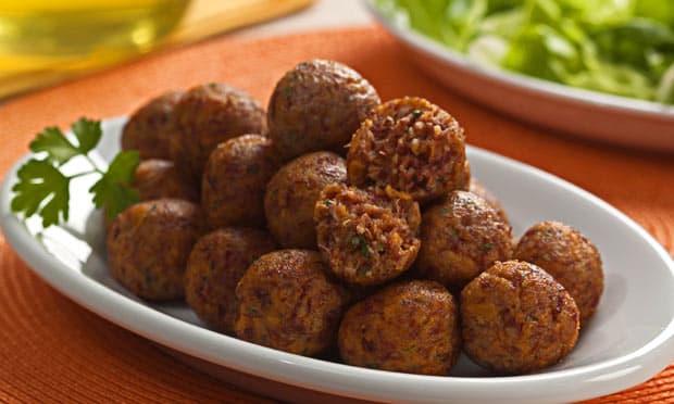 Bolinho de feijão recheado