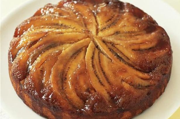 Receita fácil de bolo de banana caralemada