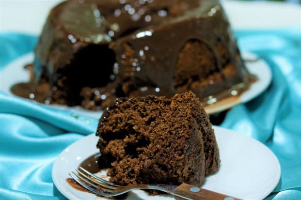 Bolo de chocolate de liquidificador bem fofinho