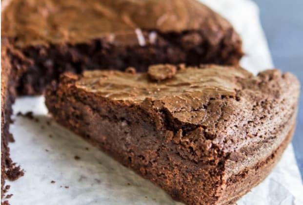 Bolo de chocolate tipo Brownie