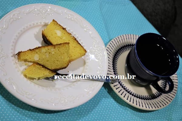 Bolo de fubá cremoso