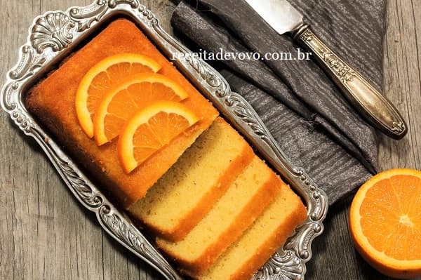 Bolo de laranja com frutas cristalizadas