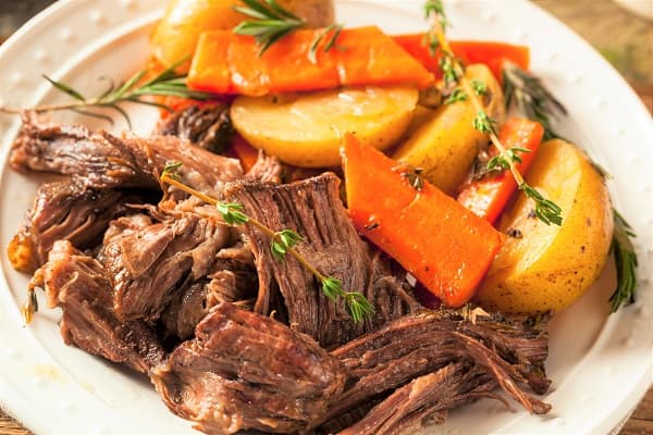 Carne cozida com legumes
