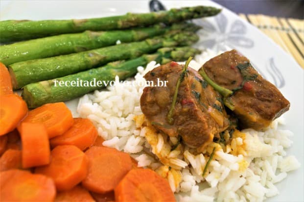 Carne cozida na pressão