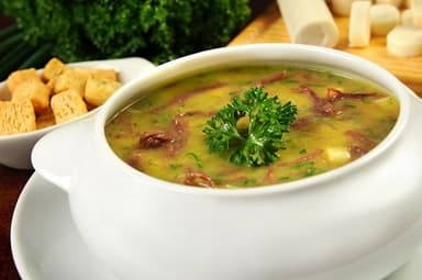 Creme de mandioca com carne seca