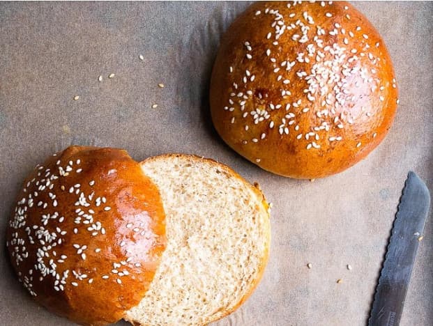 Pão de hambúrguer tipo caseiro