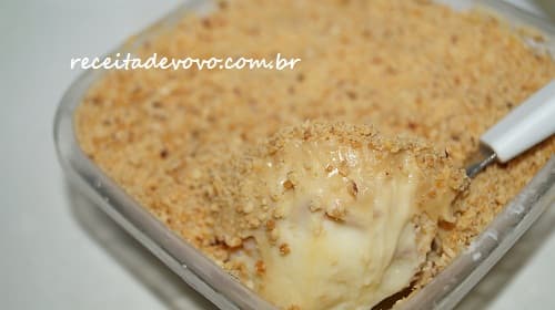 Pavê de amendoim com doce de leite