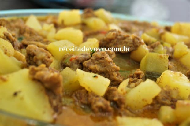 Picadinho de carne com batata