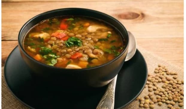 Sopa de lentilha delícia