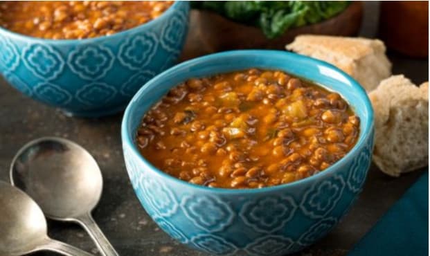 Sopa de lentilha vegetariana