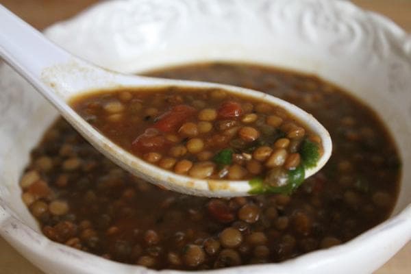 Sopa vegana de lentilha