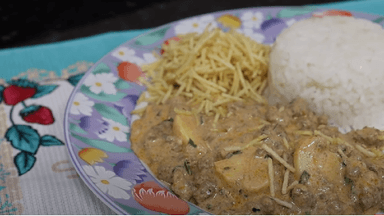 Strogonoff delicioso de carne moída