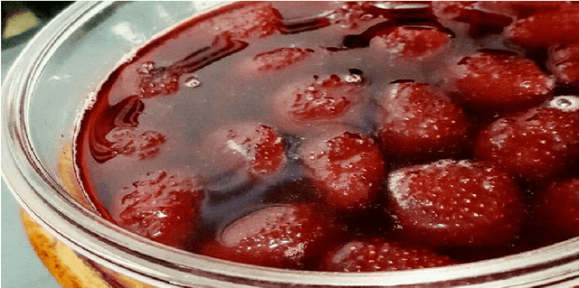 Receita de Sobremesa de morango fácil e deliciosa