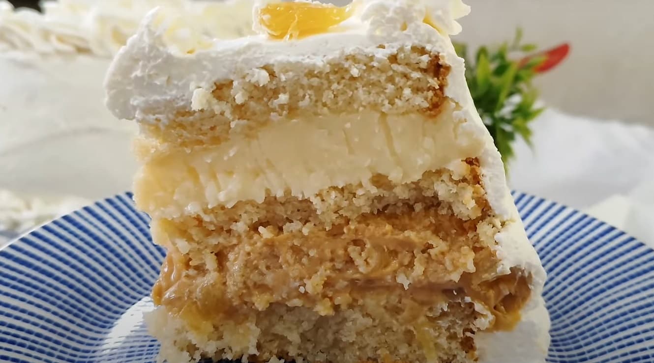 Bolo de doce de leite com abacaxi