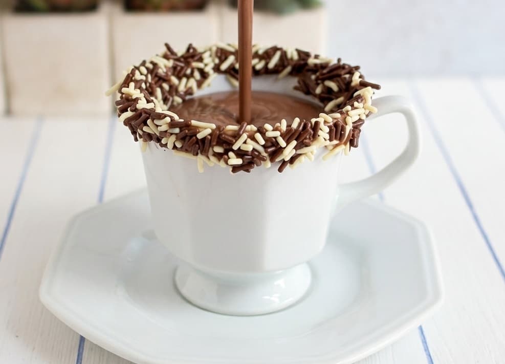 Chocolate quente com canela